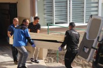 Haber Alinamayan Adam Evinde Ölü Bulundu