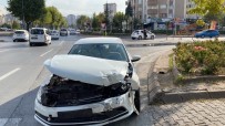 Otomobiller Çarpisti Açiklamasi 2 Yarali