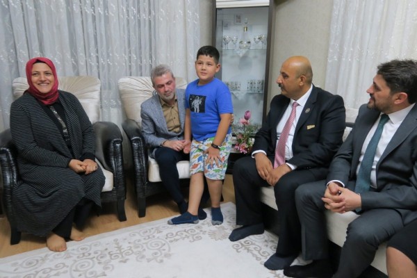 Kahramanmaraş'taki şehit oğluna doğum günü kutlaması