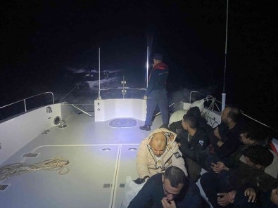 Ege Denizinde 103 Göçmen Yakalandi, 7 Göçmen Kurtarildi