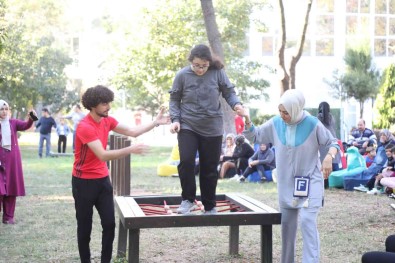 Engelli Bireyler Kampta Eglendi