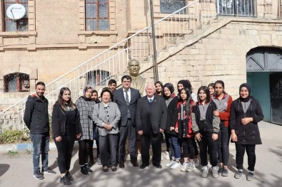 Erzincan'in Geçmis Dönem Valilerinden Aksoy, Tercan'i Ziyaret Etti