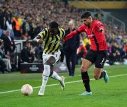 UEFA Avrupa Konferans Ligi Açiklamasi Fiorentina Açiklamasi 1 - Basaksehir Açiklamasi 1 (Ilk Yari)