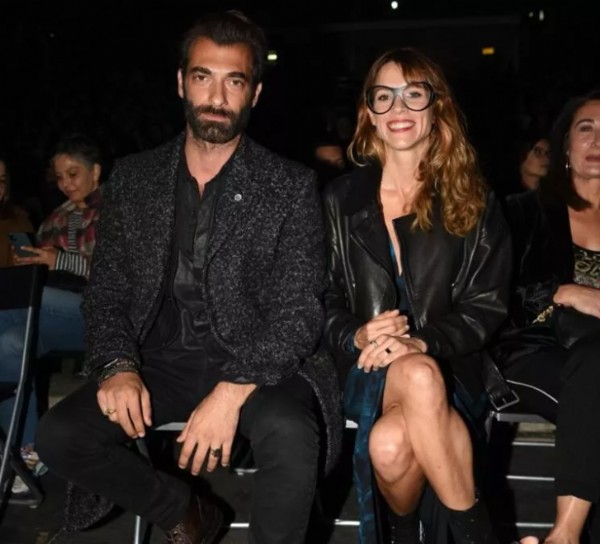 Dizideki aşkıyla sevgilisini izledi