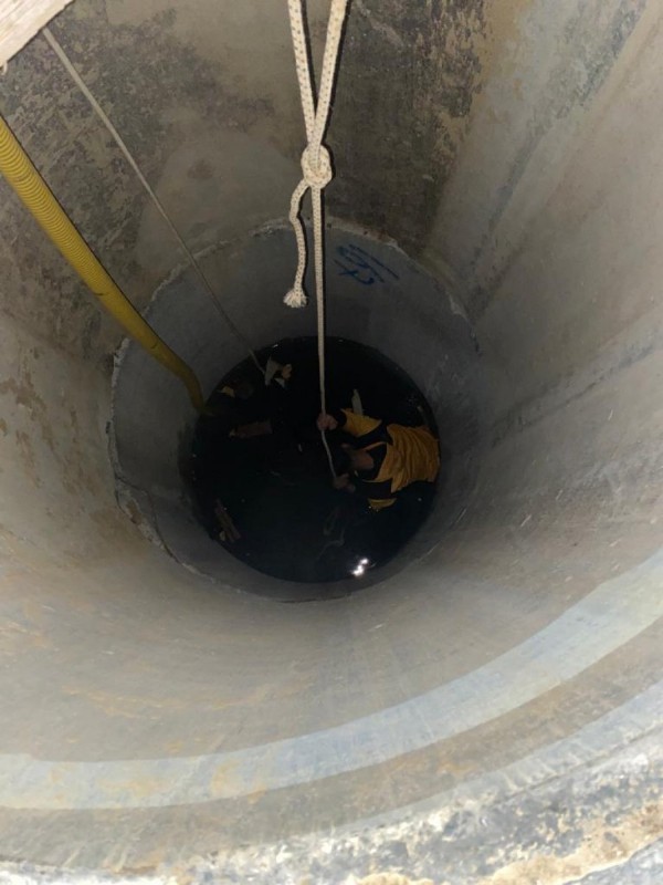 Arnavutköy'de polisten kaçan kapkaççı kuyuya düştü