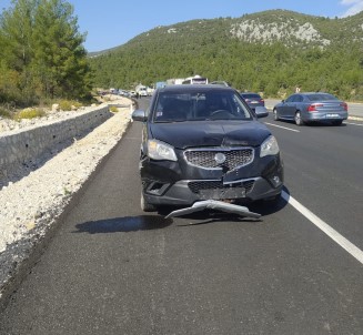 Antalya'da Trafik Kazasi Açiklamasi 3 Yarali