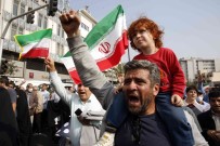 Iran'da Türbeye Yönelik Silahli Saldiri Protesto Edildi