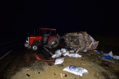 Kamyonun Çarptigi Traktörün Tekeri Koptu