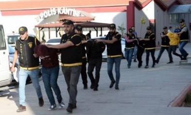 Adana’da jiletli işkence! Dövdüler, soydular, en sonunda da yüzünü jiletle kestiler!.