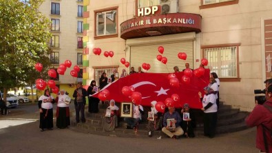 HDP Önünde Evlat Nöbeti Tutan Aile Sayisi 319'A Yükseldi