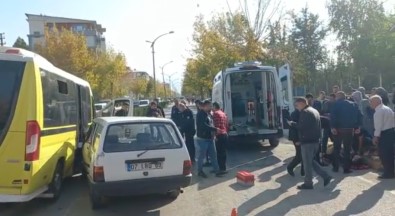 Van'da Trafik Kazasi Açiklamasi 5 Yarali