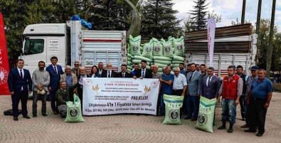 56 Çiftçiye 32 Ton Bugday Tohumu Verildi
