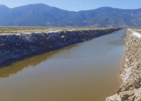 Büyük Menderes Deltasi'nda Izinsiz Açildigi Iddia Edilen Kanalin Kapatilmasini Istediler