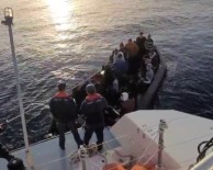Izmir Açiklarinda 143 Göçmen Kurtarildi, 31 Göçmen Yakalandi