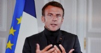 Kalın giyinme trendine katılan Macron alay konusu oldu