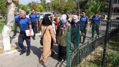 Osmaniye'den Gelip Adiyaman'da Dilenen 15 Sahis Yakalandi