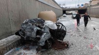 Samsun'da Ariza Yapan Otomobile Tir Çarpti Açiklamasi 2 Kisi Yanarak Hayatini Kaybetti
