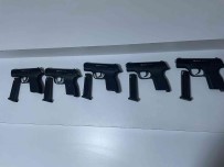 Ticari Taksiyle Yasa Disi Silah Ticareti Yapan Zanli Tutuklandi