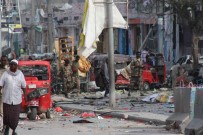 Somali'de Egitim Bakanligina Düzenlenen Bombali Saldirinin Bilançosu Netlesiyor Açiklamasi 100 Ölü, 300 Yarali