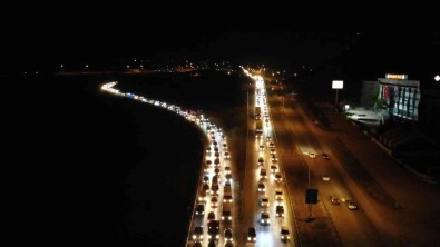 43 Ilin Geçis Güzergahindaki Trafik Yogunlugu Havadan Görüntülendi