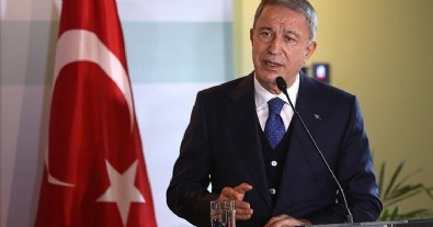 Bakan Akar, sanatçı Burak Haktanır'ı kabul edecek