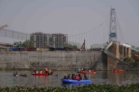 Hindistan'daki Köprü Faciasinda 9 Kisi Tutuklandi