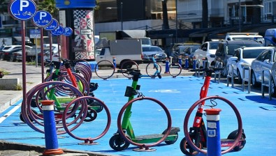 Izmir'de E-Skuter Park Alanlari Olusturuldu