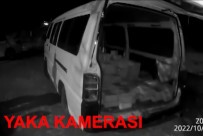 Kaldirim Taslarini Çalan Süpheliler Suçüstü Yakalandi