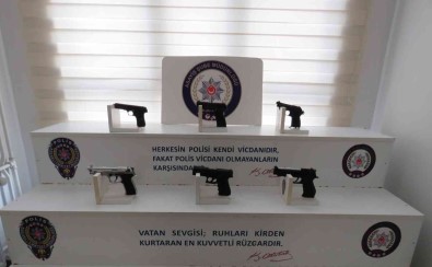 Kocaeli'de Çok Sayida Silah Ele Geçirildi