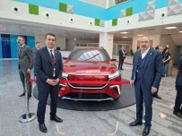 KTO Baskani Gülsoy Ile Meclis Baskani Arslan TOGG Tanitim Törenine Katildi