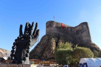 Oltu Tasinin Rengi Togg Ile Bütünlesti