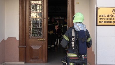 Perukla Geri Dönüp 2 Kadin Belediye Personelini Asitla Yaraladi