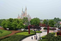 Sanghay'daki Disneyland'de Son 1 Yilda Ikinci Karantina