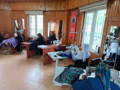 Siirt Belediyesi Meslek Edindirme Kurslari Devam Ediyor