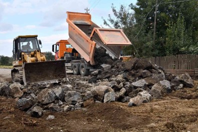 Tekkeköy'de 18 Mahallenin Yol Sorunu Çözülüyor