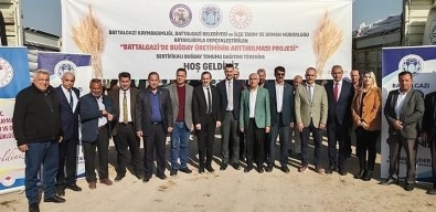 Üretime Katki Için Üreticilere Bugday Tohumu