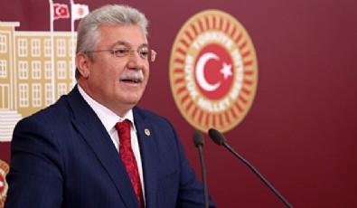 AK Parti Grup Başkanvekili Akbaşoğlu'ndan Kılıçdaroğlu'na tepk! 'Başörtüsüyle ilgili bir yasak söz konusu değil'