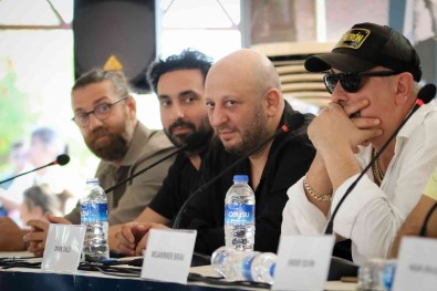 Altin Portakal'da Görücüye Çikan 'Bombos' Filmine Izleyicilerin Ilgisi Yogun Oldu