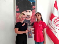 Antalyasporlu Melisa'ya Ödül