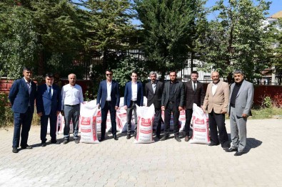 Çatak'ta Yüzde 75 Hibeli Tohum Dagitimi