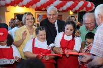 Efeler'de Down Kafe Açildi