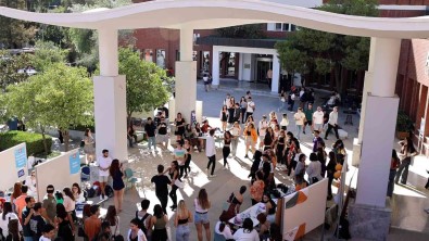 IEÜ'de Ilk Gün Heyecani