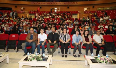 NEVÜ 'De 'Nese Saçan Adamlar' Grubu Büyük Ilgi Topladi