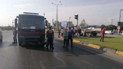 Cezaevine Ait Ring Araci Kamyonetle Çarpisti Açiklamasi 1 Yarali