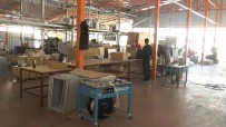 Kesimhaneyi Fabrikaya Çevirdiler, Ödünç Makinelerle Üretim Yapiyorlar