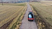 Köyü Susuz Kaldi, Muhtar Çareyi Tankerle Su Tasimakta Buldu