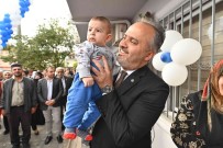 Ana Kucagi, Artik Inegöllü Minikleri De Sariyor