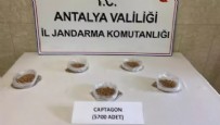 Antalya'da 5 bin 700 adet uyuşturucu hap ele geçirildi