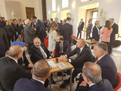 Cumhurbaşkanı Erdoğan Paşinyan ve Aliyev'i bir araya getirdi