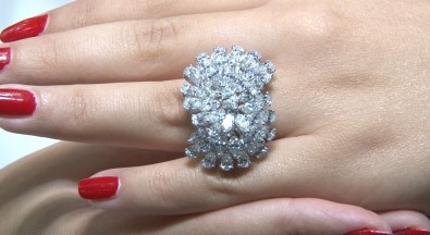 En Isiltili Fuar Açildi; 950 Bin Liralik Pirlanta Yüzük Dikkat Çekti